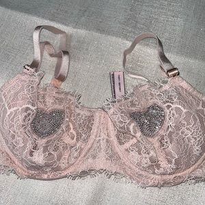 Victoria’s Secret dream angels wicked bra